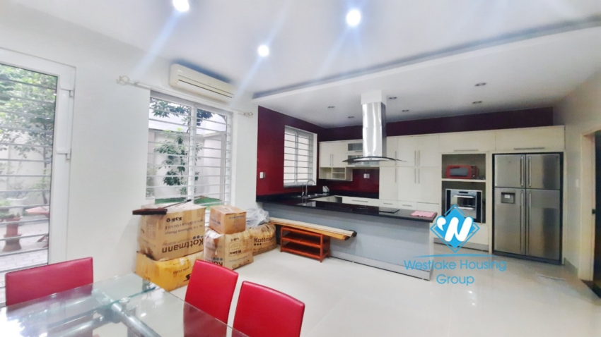 5 bedroom house for rent in Long Bien
